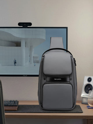 స్పేస్ గ్రే క్రాస్బాడీ స్లింగ్ బ్యాగ్