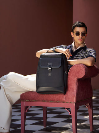 The Navigator - Stark Black