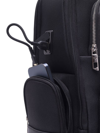 The Urban Nomad - Stark Black